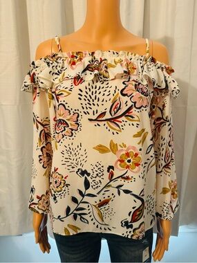Pretty Finn & Grace size M white floral long sleeve off the shoulder blouse new